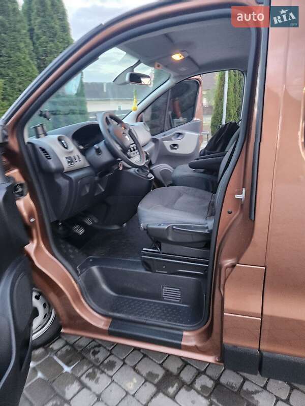 Минивэн Renault Trafic 2015 в Ивано-Франковске