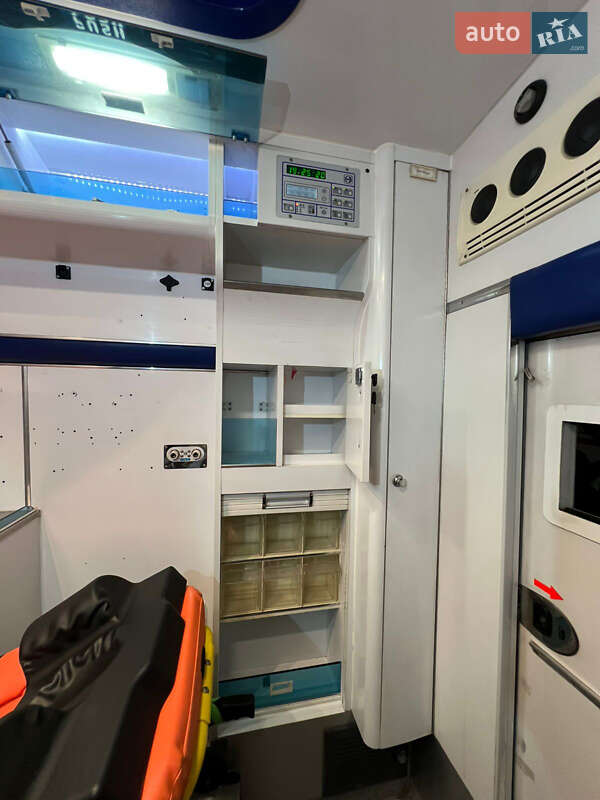 Автомобіль швидкої допомоги Renault Trafic 2013 в Києві