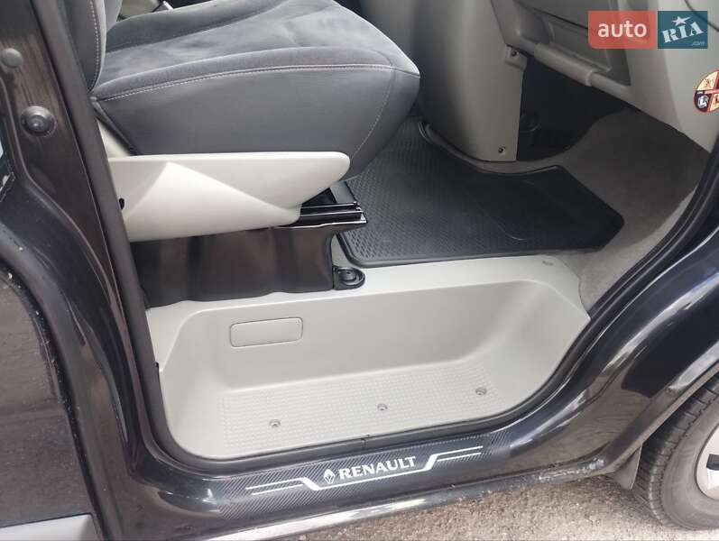 Минивэн Renault Trafic 2014 в Дубно