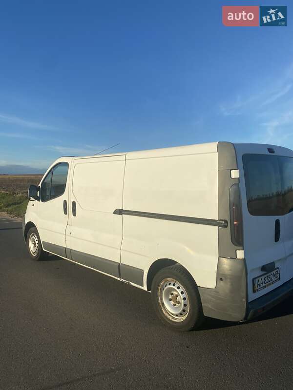 Вантажний фургон Renault Trafic 2006 в Києві