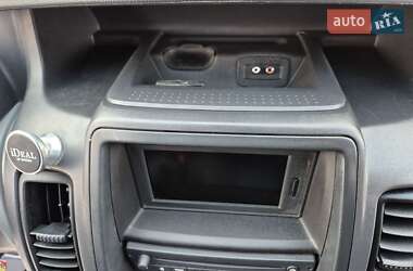Грузовой фургон Renault Trafic 2013 в 