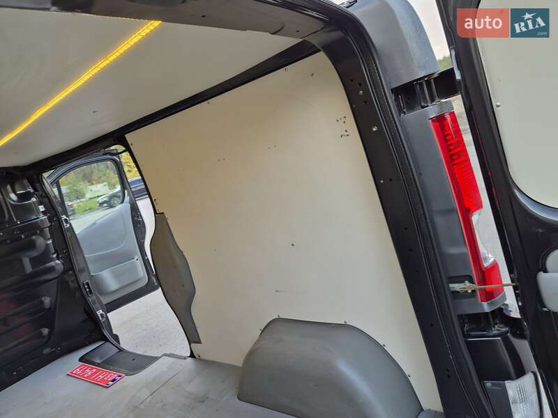 Грузовой фургон Renault Trafic 2013 в Радивилове