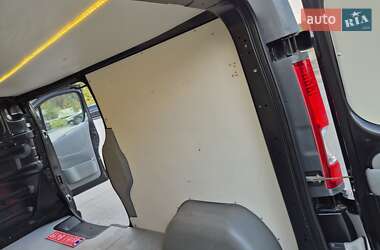 Грузовой фургон Renault Trafic 2013 в 