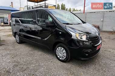 Минивэн Renault Trafic 2016 в 