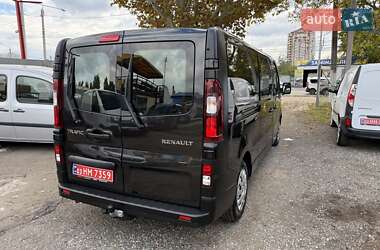Минивэн Renault Trafic 2016 в 