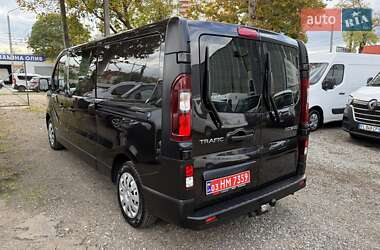 Минивэн Renault Trafic 2016 в 