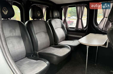 Минивэн Renault Trafic 2003 в 