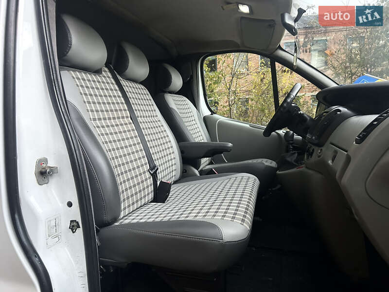 Мінівен Renault Trafic 2006 в Хмільнику