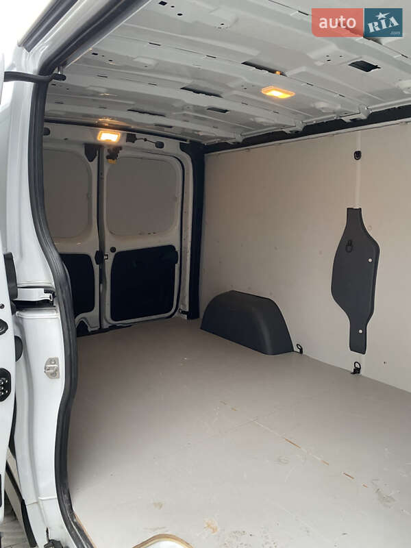 Грузовой фургон Renault Trafic 2023 в Львове фото 23 Грузовой фургон Renault Trafic 2023 в Львове