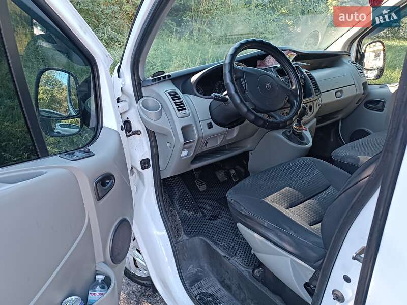 Грузопассажирский фургон Renault Trafic 2013 в Харькове фото 18 Грузопассажирский фургон Renault Trafic 2013 в Харькове