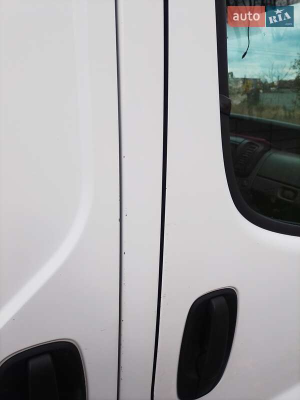 Грузовой фургон Renault Trafic 2010 в Харькове фото 12 Грузовой фургон Renault Trafic 2010 в Харькове