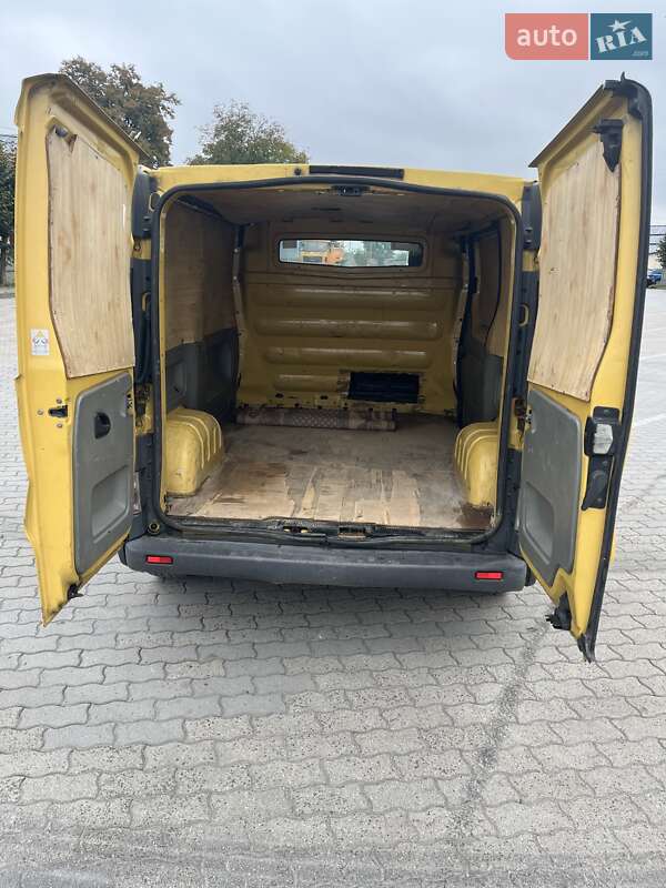 Грузовой фургон Renault Trafic 2002 в Городке