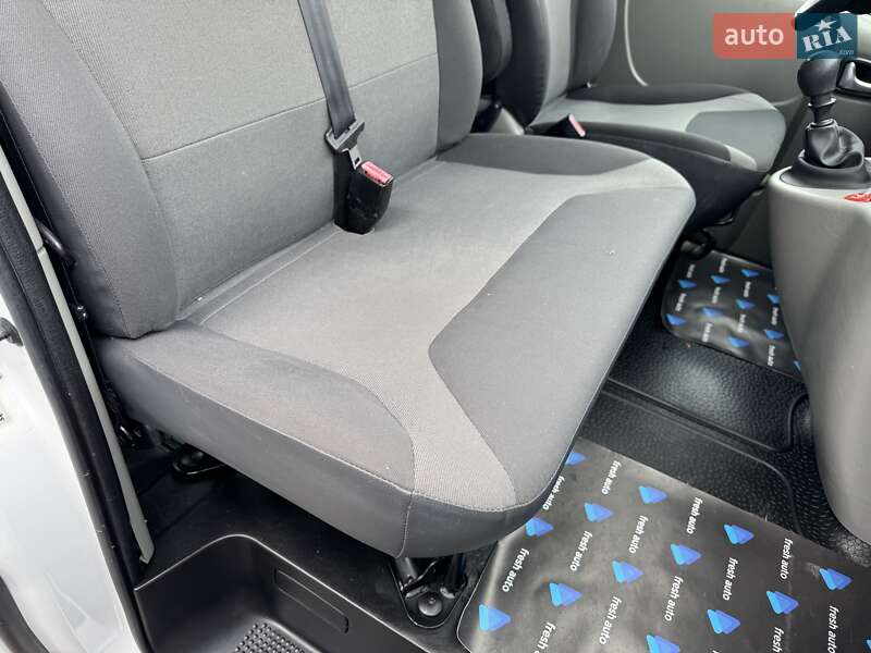 Минивэн Renault Trafic 2014 в Ровно