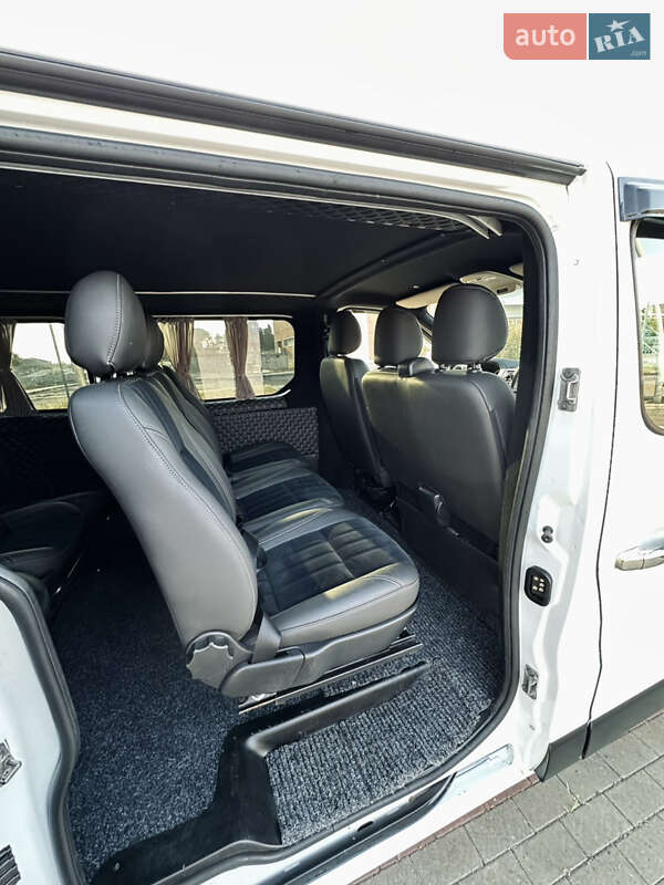 Мінівен Renault Trafic 2015 в Чернівцях