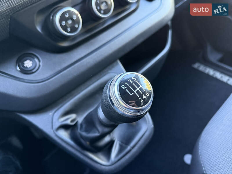 Вантажний фургон Renault Trafic 2023 в Самборі