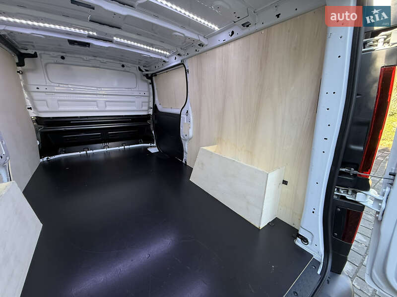 Вантажний фургон Renault Trafic 2023 в Самборі
