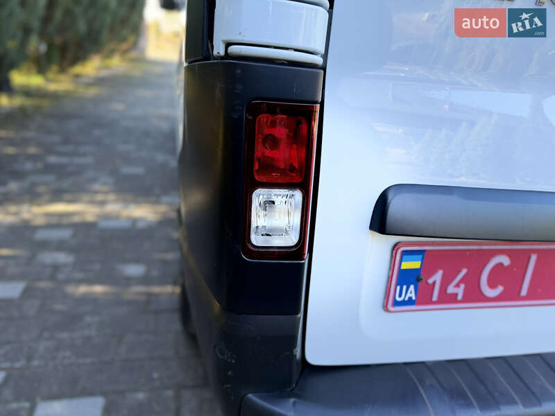 Вантажний фургон Renault Trafic 2023 в Самборі