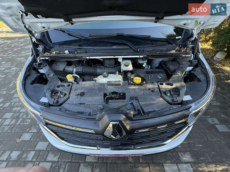 Вантажний фургон Renault Trafic 2023 в Самборі