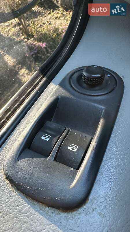 Минивэн Renault Trafic 2009 в Бершади