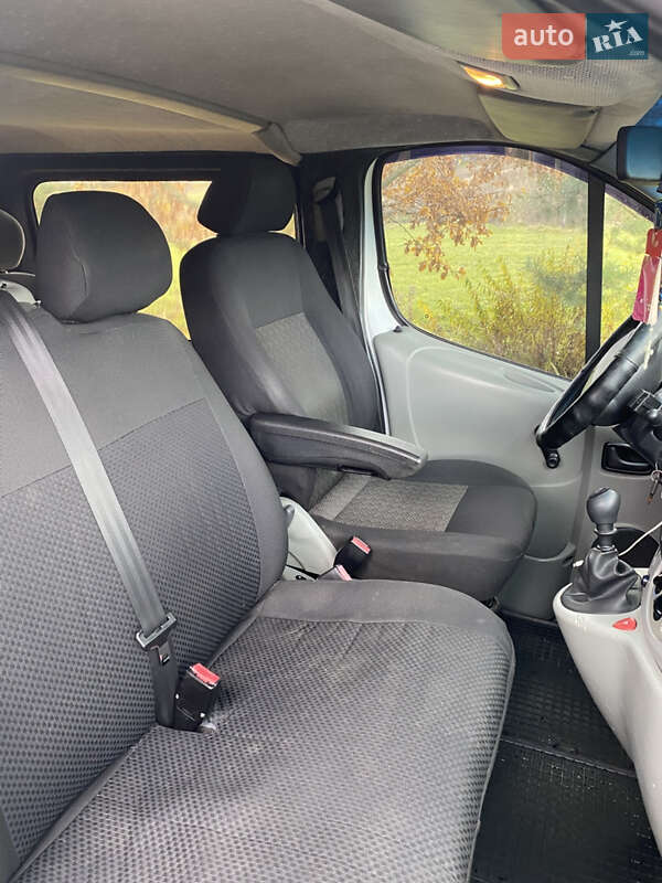 Минивэн Renault Trafic 2005 в Перемышлянах фото 7 Минивэн Renault Trafic 2005 в Перемышлянах