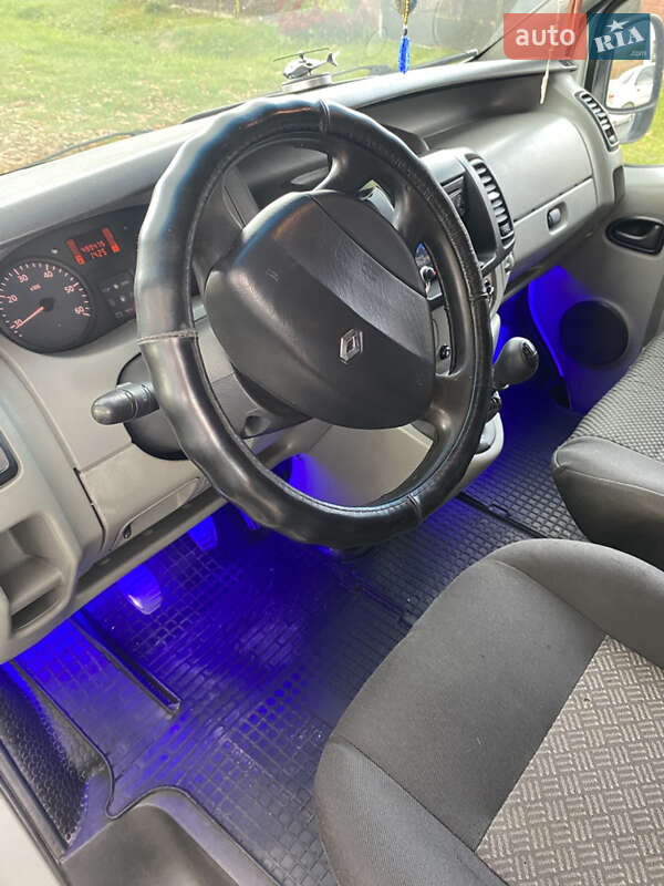 Минивэн Renault Trafic 2005 в Перемышлянах фото 16 Минивэн Renault Trafic 2005 в Перемышлянах