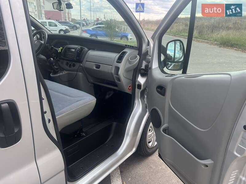 Мінівен Renault Trafic 2005 в Вінниці