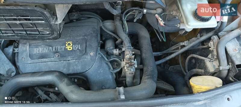 Мінівен Renault Trafic 2004 в Бродах