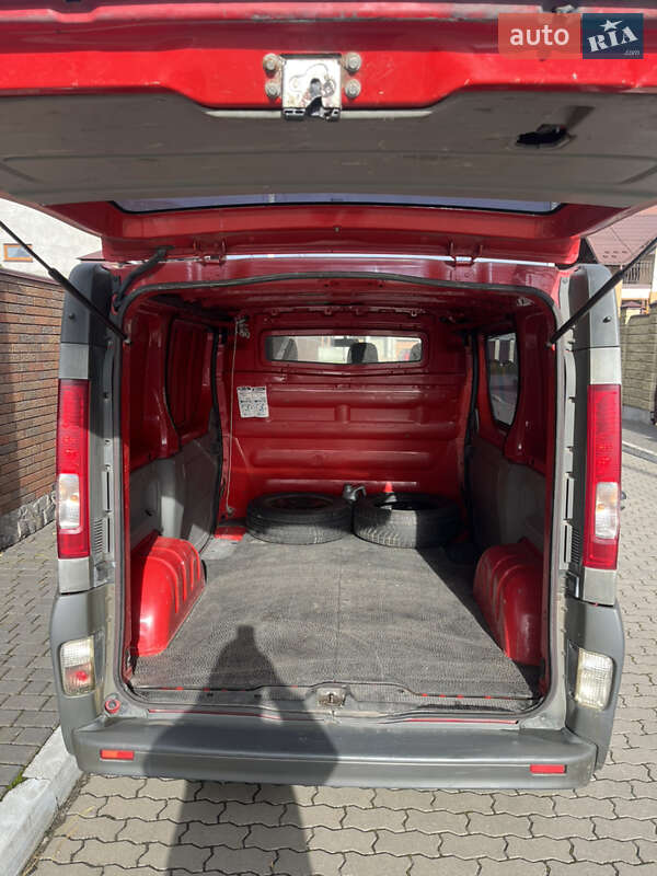 Вантажний фургон Renault Trafic 2009 в Володимирі