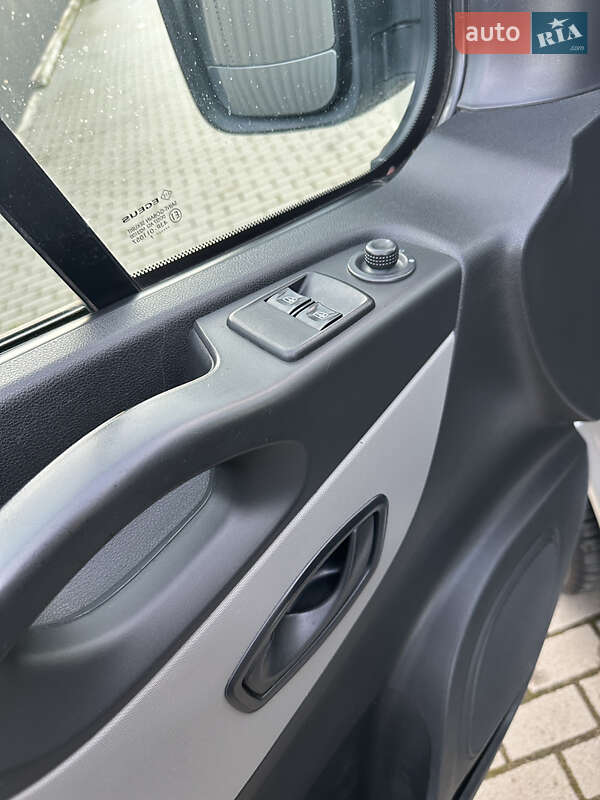 Минивэн Renault Trafic 2017 в Ужгороде фото 19 Минивэн Renault Trafic 2017 в Ужгороде