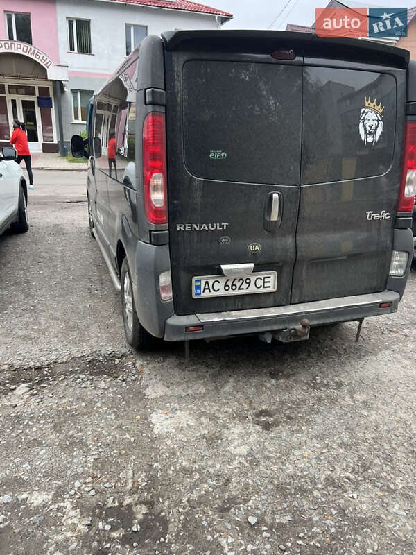 Минивэн Renault Trafic 2006 в Сарнах