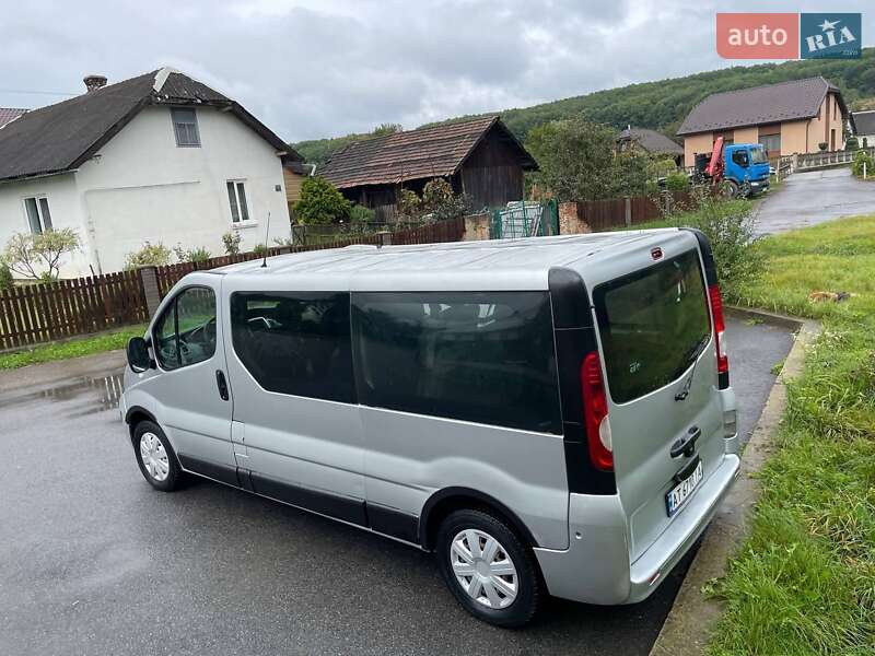 Минивэн Renault Trafic 2011 в Калуше