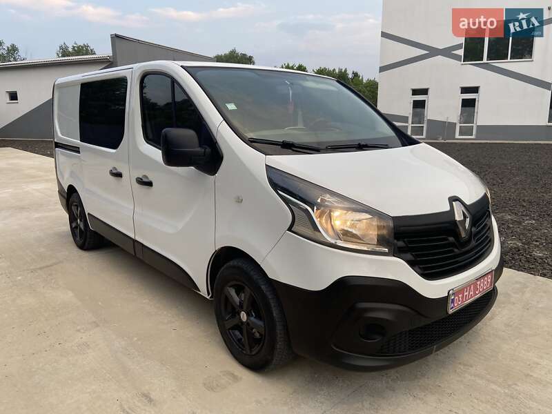 Грузовой фургон Renault Trafic 2015 в Киеве