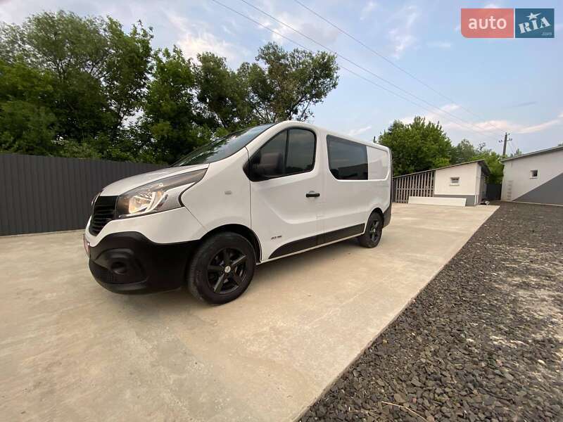 Грузовой фургон Renault Trafic 2015 в Киеве
