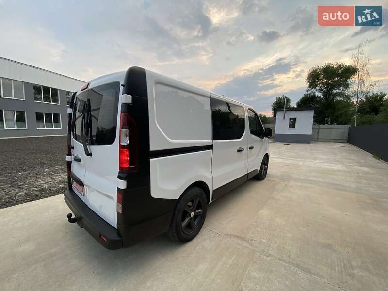 Грузовой фургон Renault Trafic 2015 в Киеве