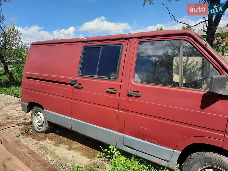 Грузовой фургон Renault Trafic 1994 в Кицмани фото 4 Грузовой фургон Renault Trafic 1994 в Кицмани