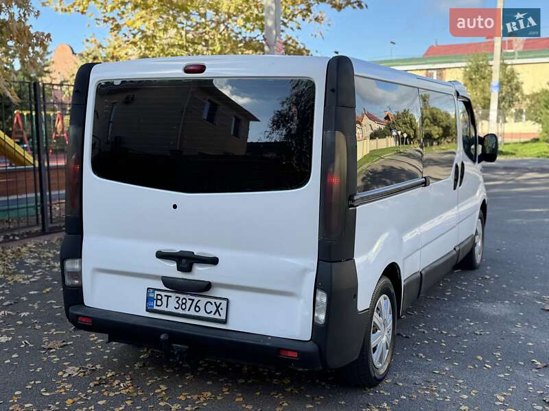 Мінівен Renault Trafic 2005 в Одесі