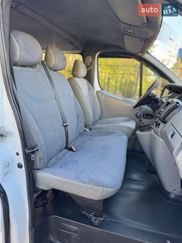 Мінівен Renault Trafic 2005 в Одесі