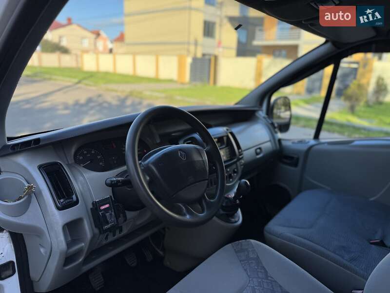 Мінівен Renault Trafic 2005 в Одесі