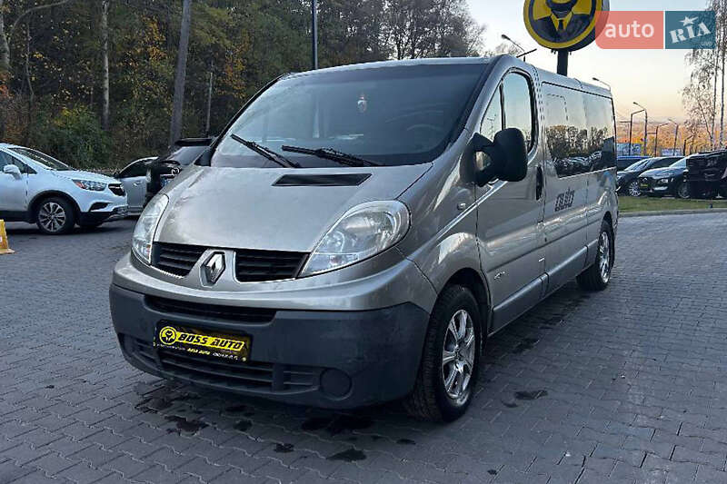 Минивэн Renault Trafic 2008 в Черновцах