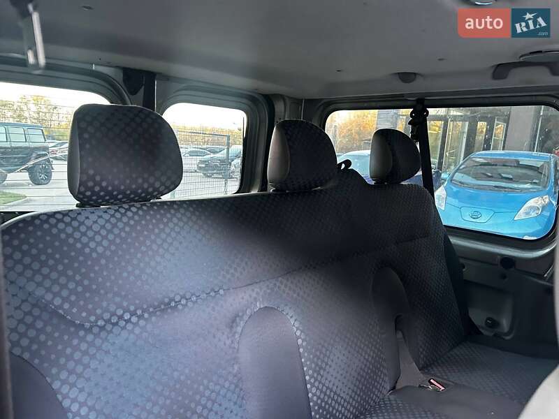 Минивэн Renault Trafic 2008 в Черновцах