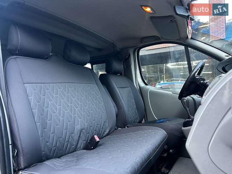 Минивэн Renault Trafic 2008 в Черновцах