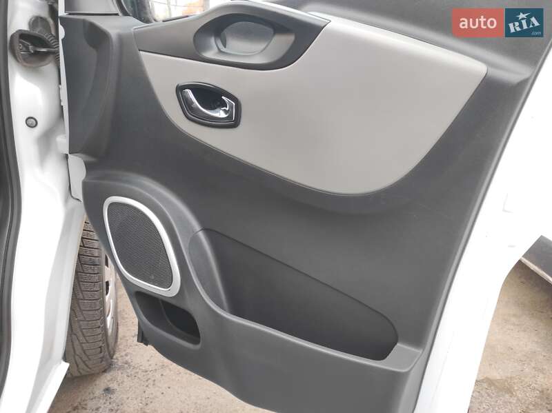 Грузовой фургон Renault Trafic 2016 в Луцке