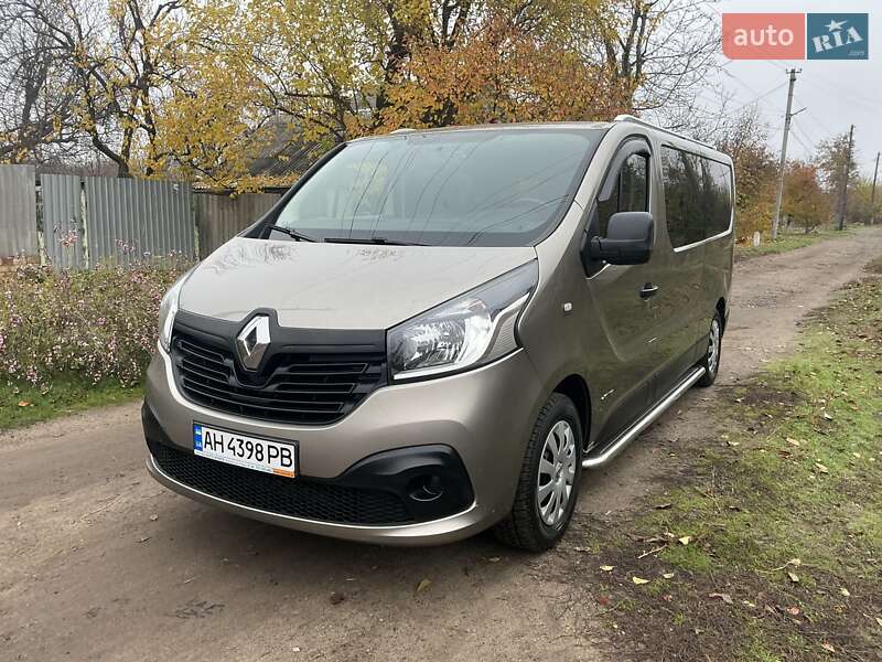 Минивэн Renault Trafic 2015 в Киеве