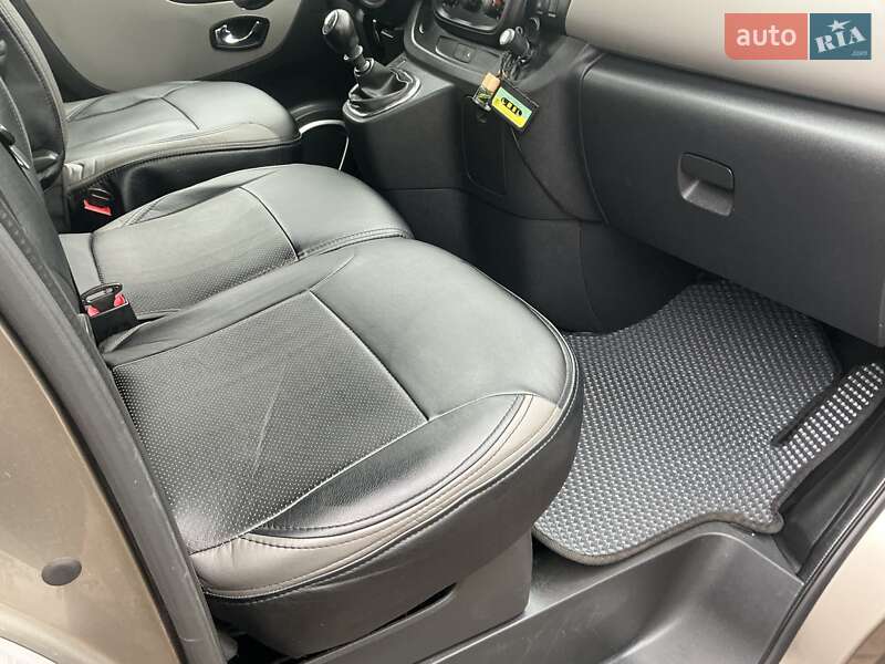 Минивэн Renault Trafic 2015 в Киеве