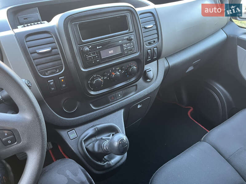 Грузопассажирский фургон Renault Trafic 2016 в Ковеле фото 34 Грузопассажирский фургон Renault Trafic 2016 в Ковеле