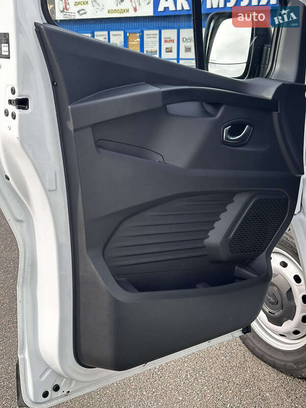 Минивэн Renault Trafic 2022 в Киеве фото 7 Минивэн Renault Trafic 2022 в Киеве