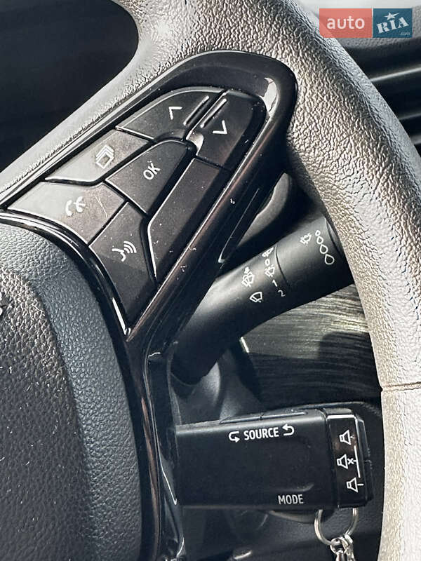 Минивэн Renault Trafic 2022 в Киеве фото 35 Минивэн Renault Trafic 2022 в Киеве