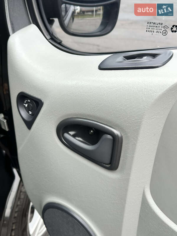 Минивэн Renault Trafic 2012 в Миргороде фото 29 Минивэн Renault Trafic 2012 в Миргороде