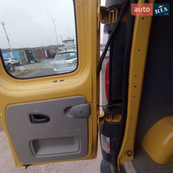 Грузовой фургон Renault Trafic 2005 в Виннице