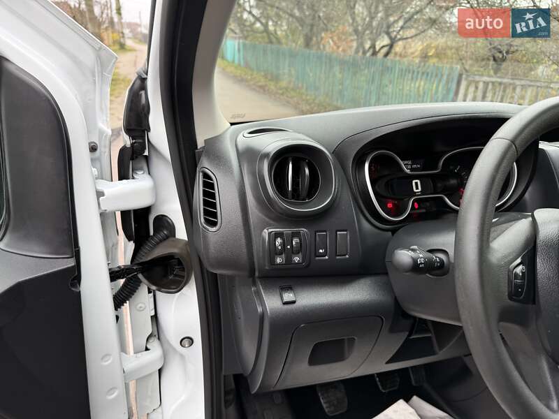 Вантажний фургон Renault Trafic 2020 в Житомирі